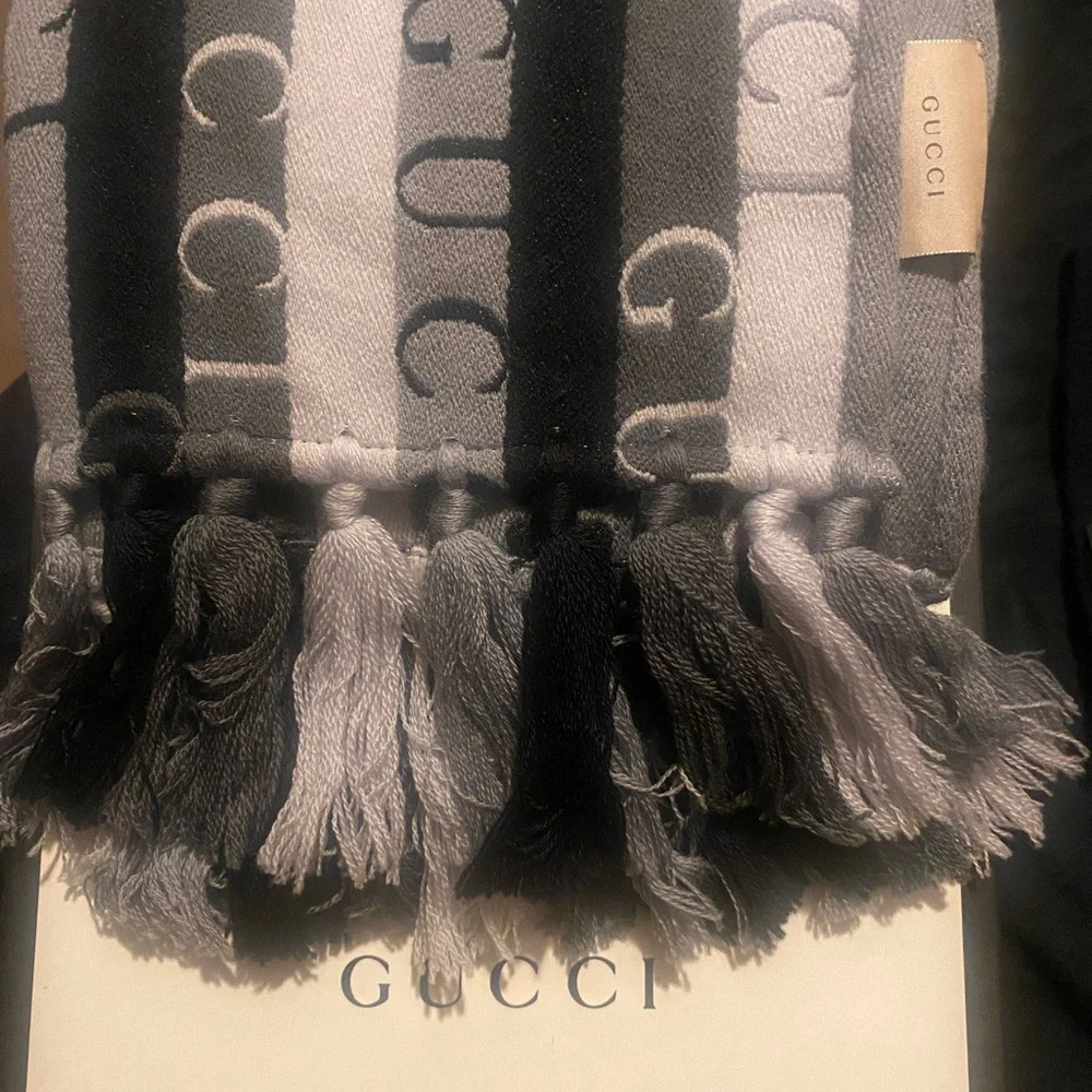 Gucci scarf